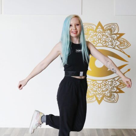 Shuffle, alkeet (9 krt), keskiviikkoisin 25.3.–20.5. klo 18.15–19.10, opettajana Iida Aalto